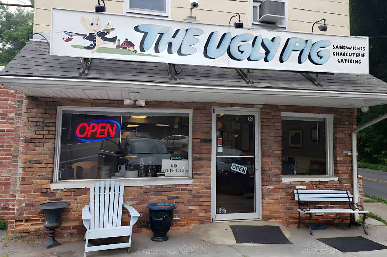 The Ugly Pig Best Dog-Friendly Restaurants in Annapolis, MD