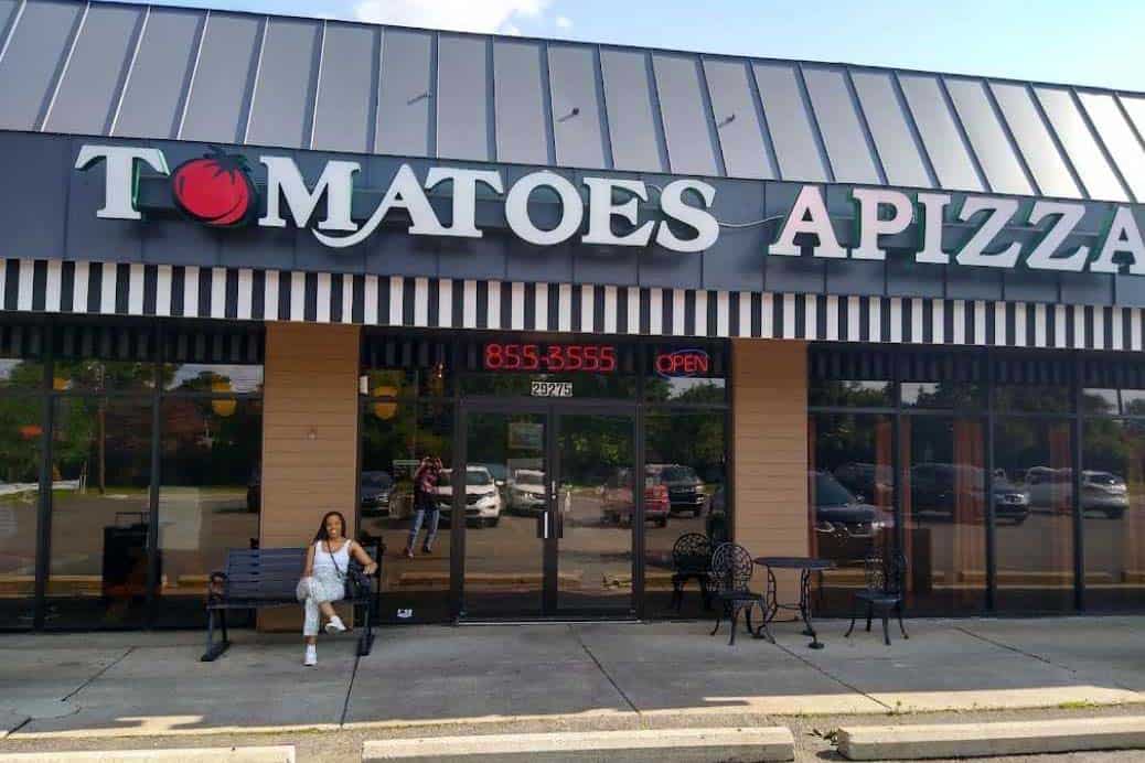 Tomatoes APIZZA Best Restaurants in Farmington Hills, MI