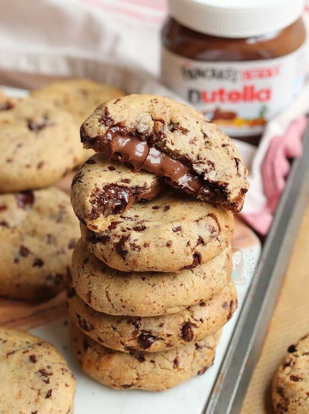 Nutella Stuffed Cookies