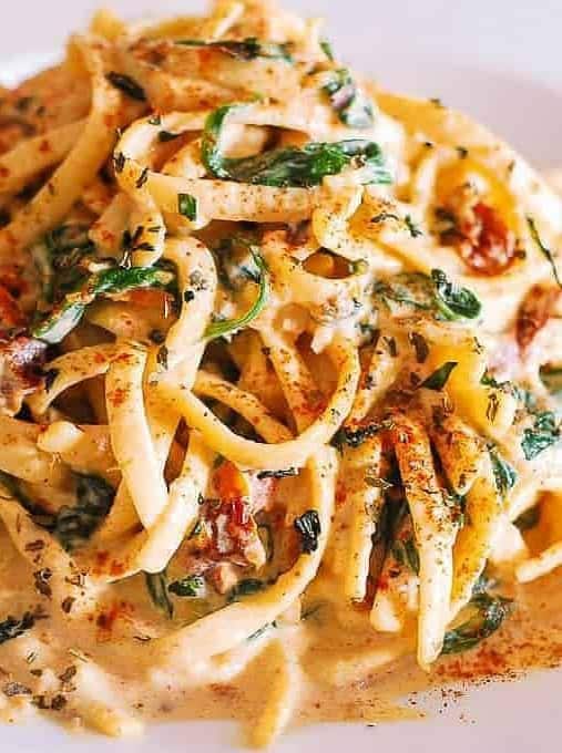 Linguine with Spinach and Sun-Dried Tomato Cream Sauce