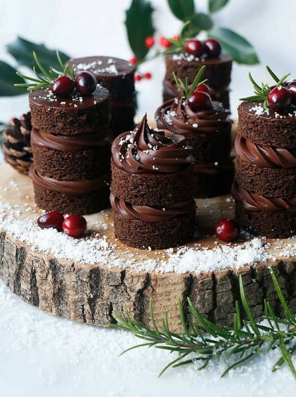 Chocolate Gingerbread Mini Cakes