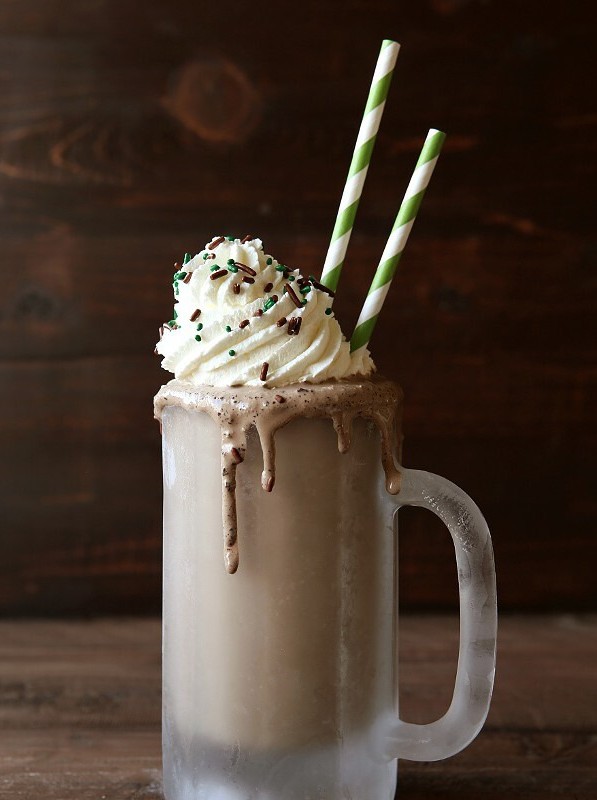 Boozy Creme De Menthe Mudslide Milkshake