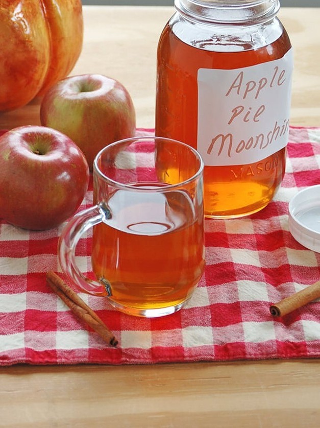 No-Boil Apple Pie Moonshine