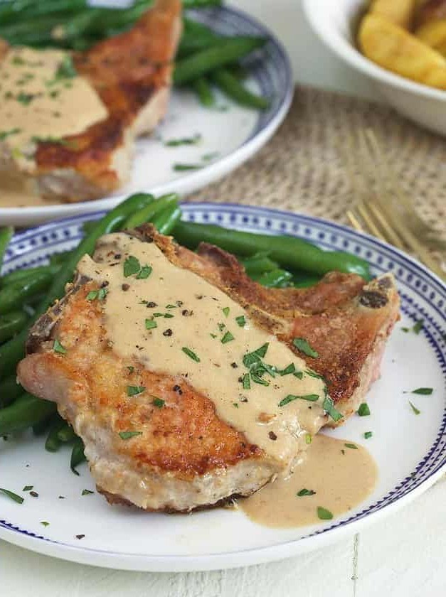 Pan Fried Pork Chops with Country Gravy