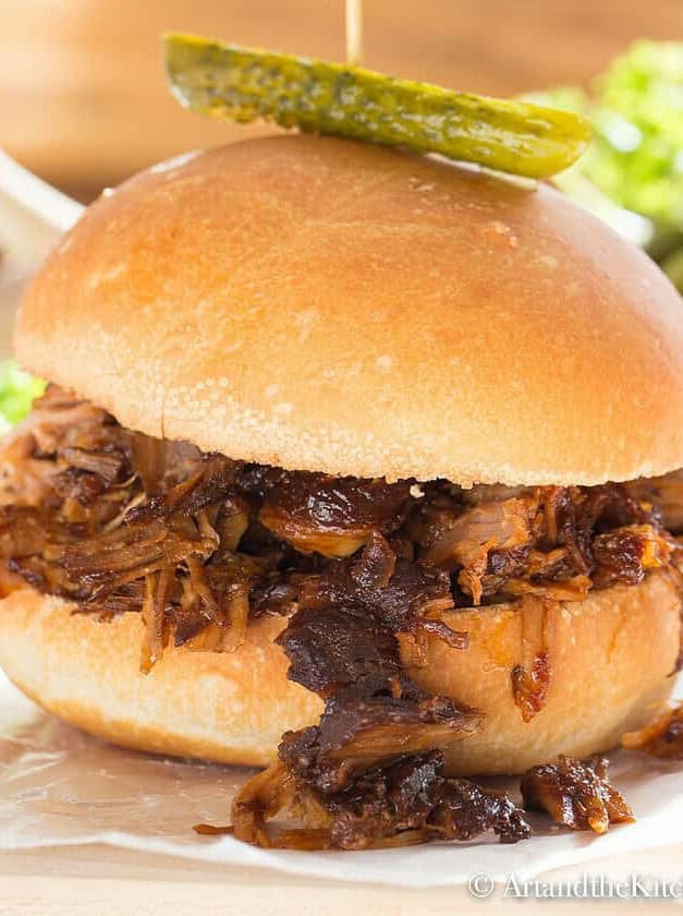 Slow Cooker Pulled Pork Sandwiches