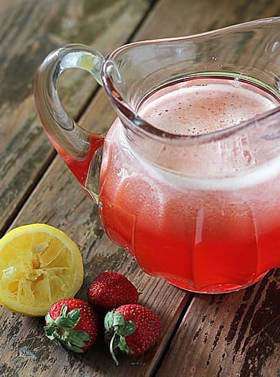 Strawberry Lemonade Cocktail