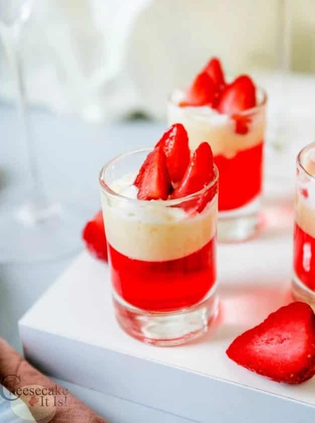 Strawberry Cheesecake Pudding Jello Shots