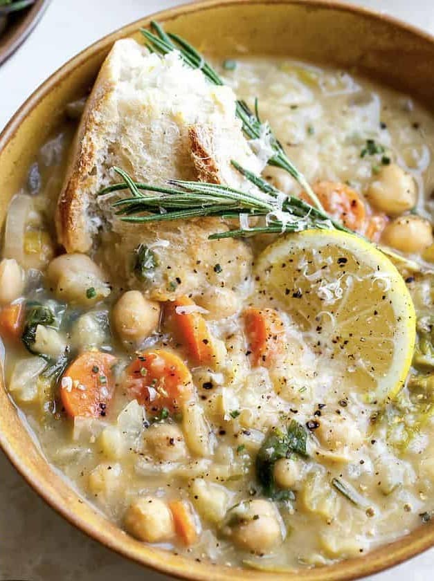 Nourishing White Bean and Lemon Soup