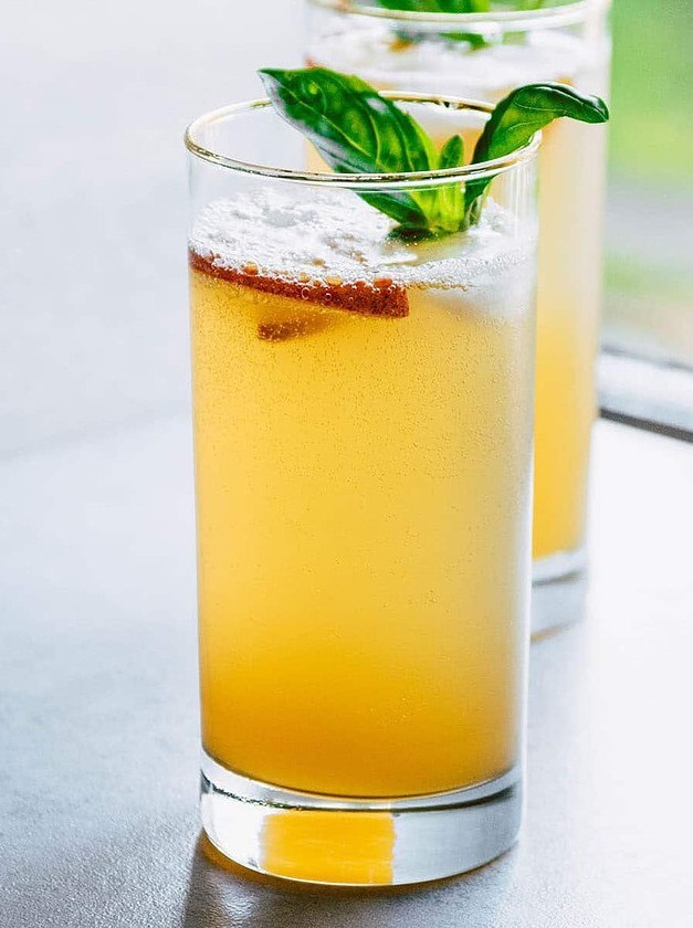 Peach Bourbon Spritzers