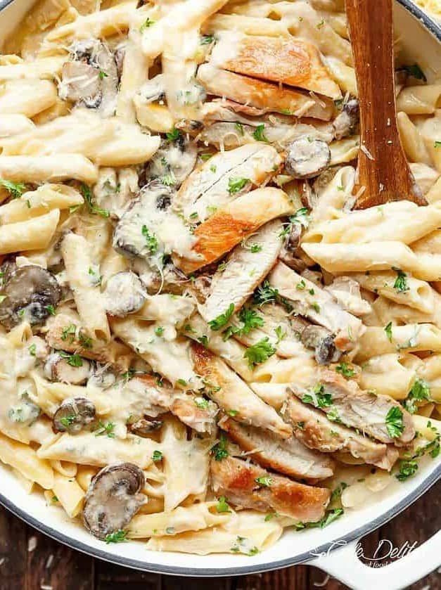 One Pot Creamy Garlic Parmesan Chicken Alfredo