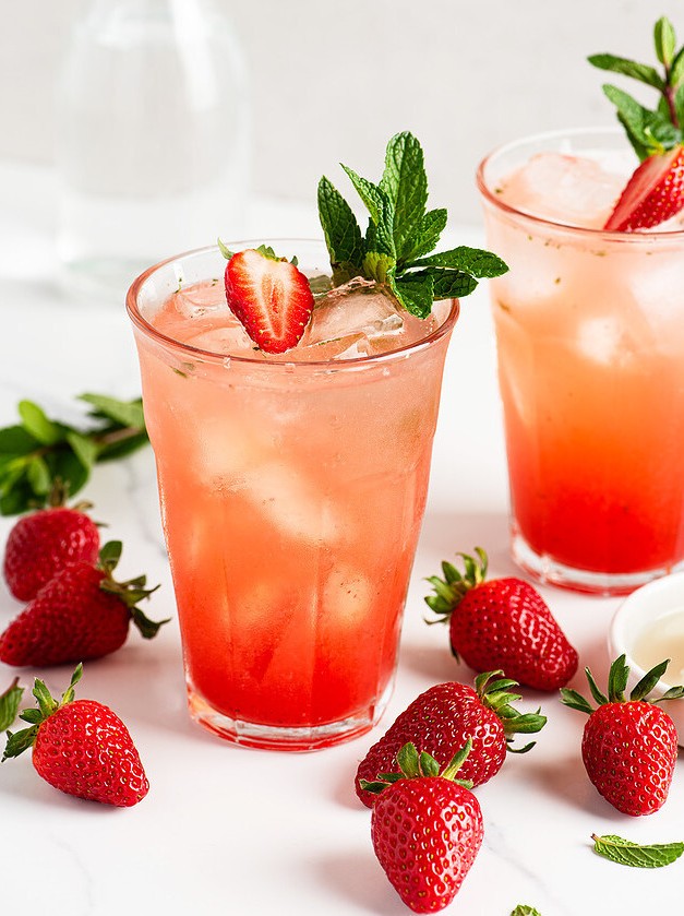 Fresh Strawberry Mojito Cocktail