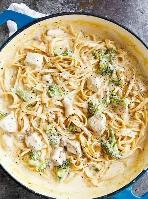 Skinny One Pot Chicken Bacon Fettuccine Alfredo