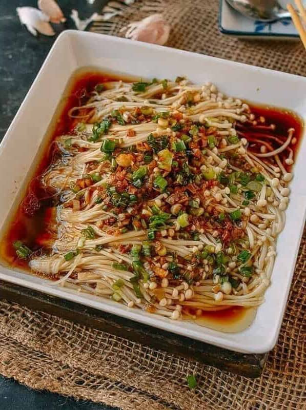 Enoki Mushrooms with Garlic & Scallion Sauce