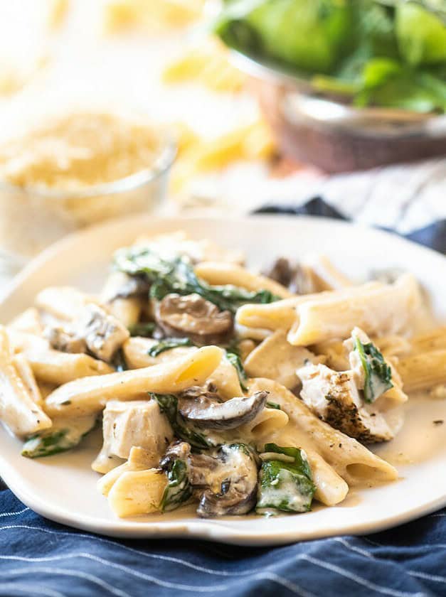 Creamy Instant Pot Pasta with Chicken and Mushrooms