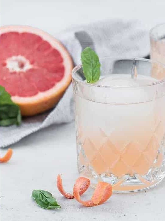 Grapefruit and Elderflower Cocktail