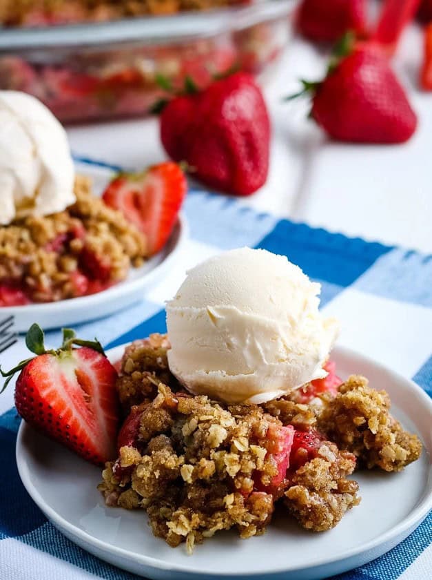 Gluten-Free Strawberry Rhubarb Crisp