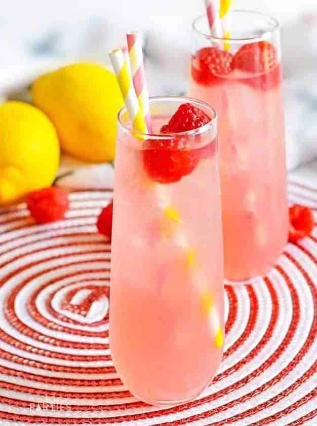 Raspberry Vodka Lemonade Cocktail