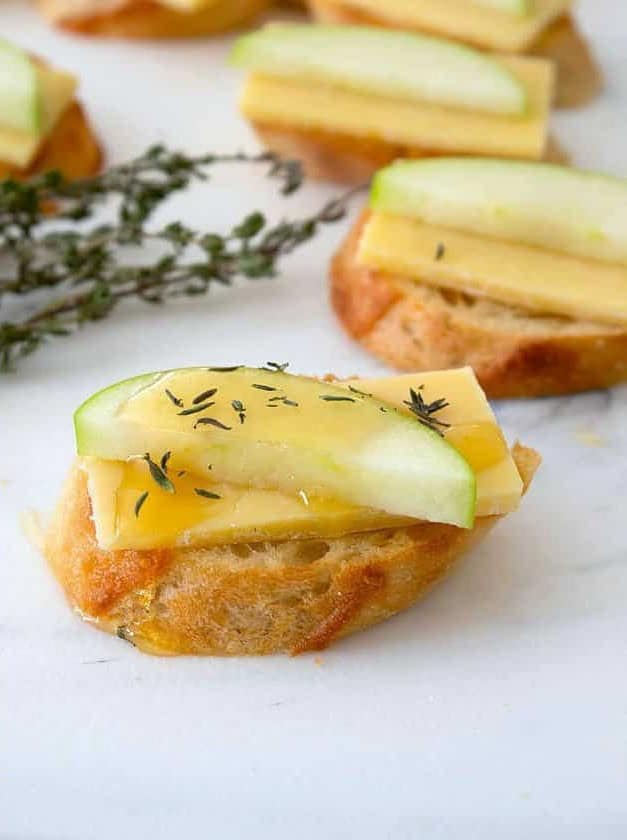 Apple Cheddar Crostini