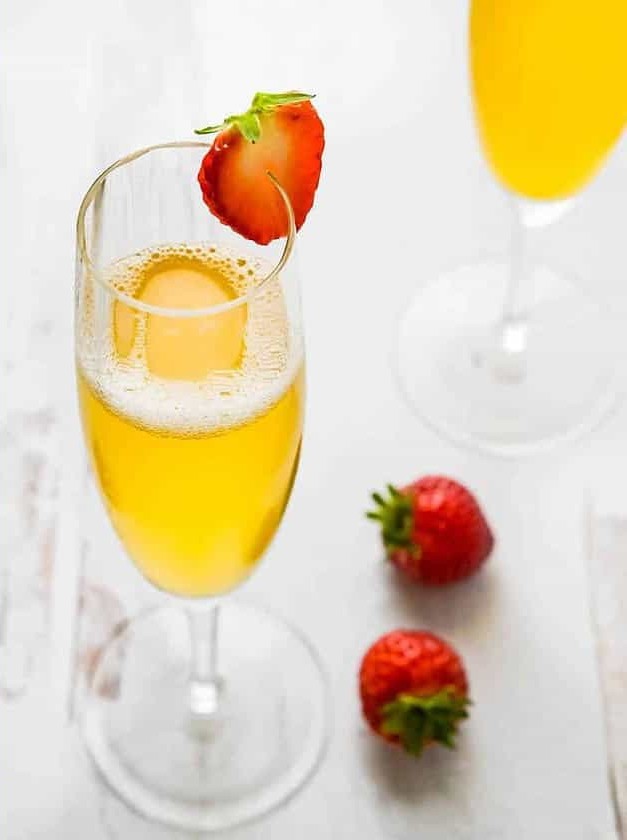 Sparkling Elderflower Prosecco Cocktail