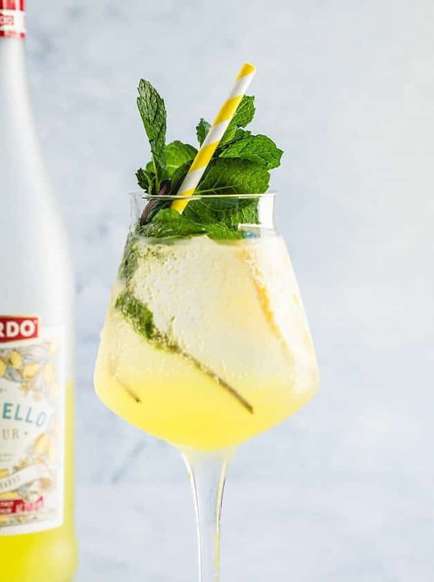 Limoncello Spritz