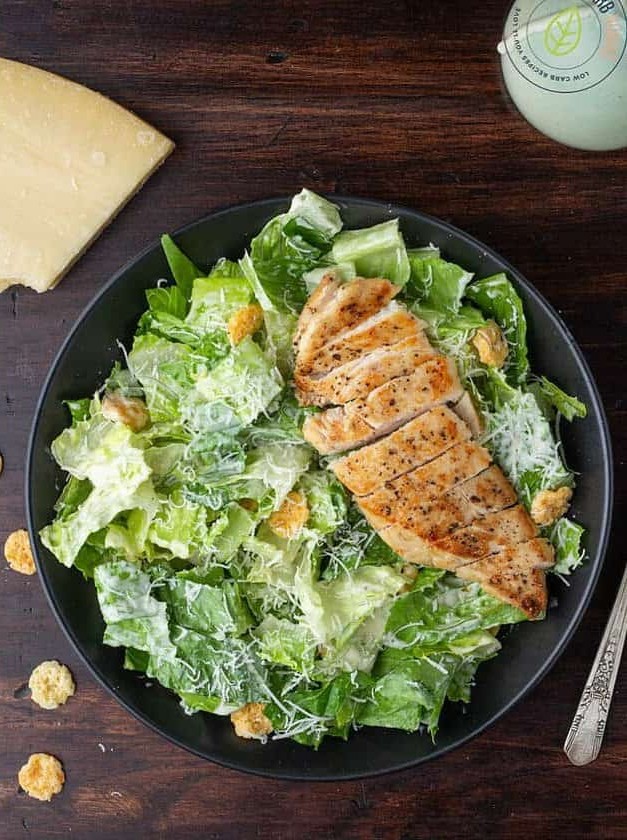 Low Carb Caesar Salad with Chicken