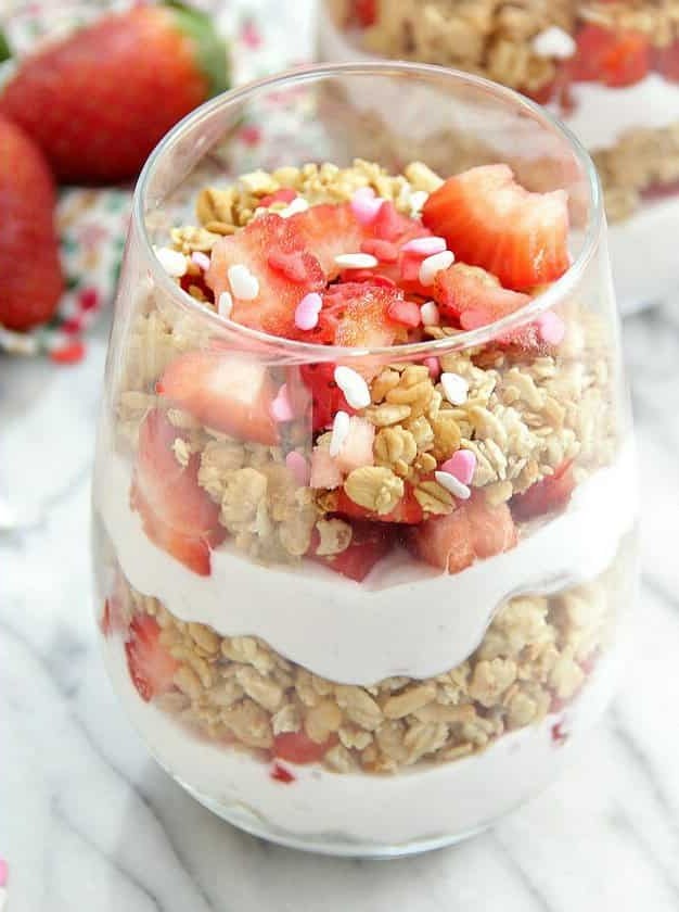 Strawberry Cheesecake Breakfast Parfait