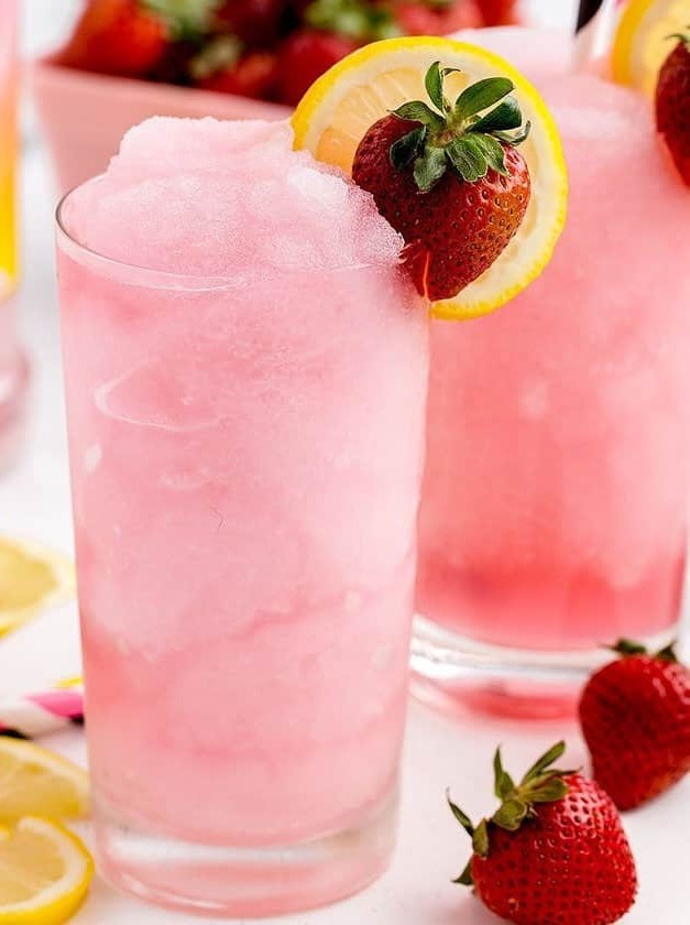 Strawberry Vodka Lemonade Cocktail