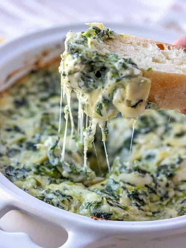 Cheesy Spinach and Artichoke Dip