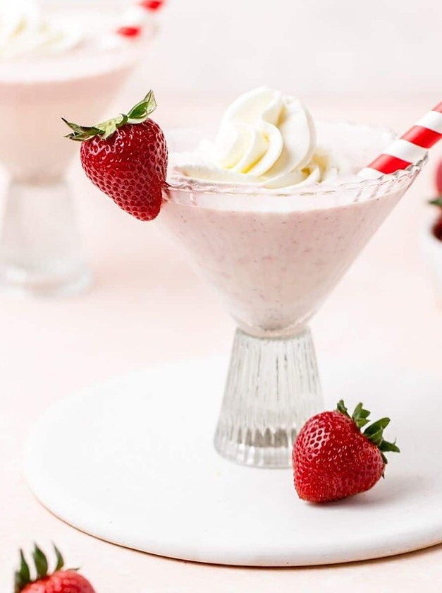 Strawberries and Cream Cocktail With Bailey