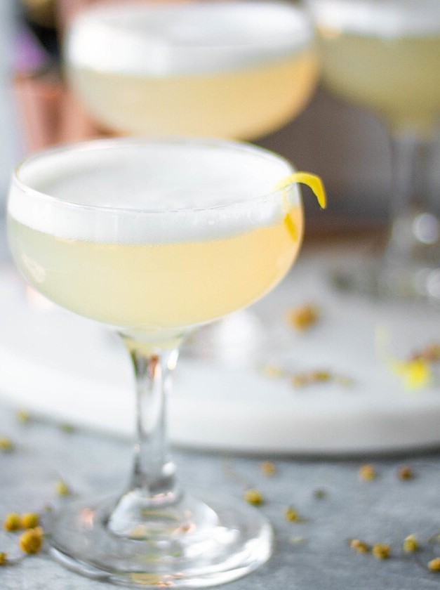 Lemon-Chamomile Gin Fizz