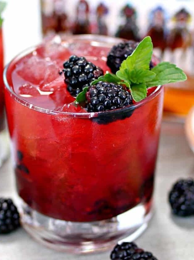 Blackberry Bourbon Smash Cocktail