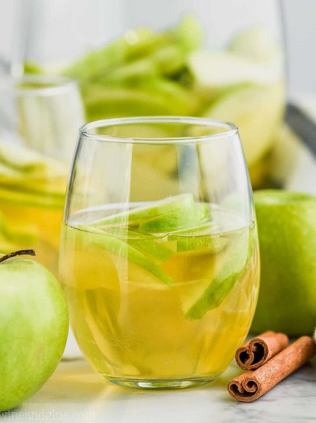 Apple Pie Sangria