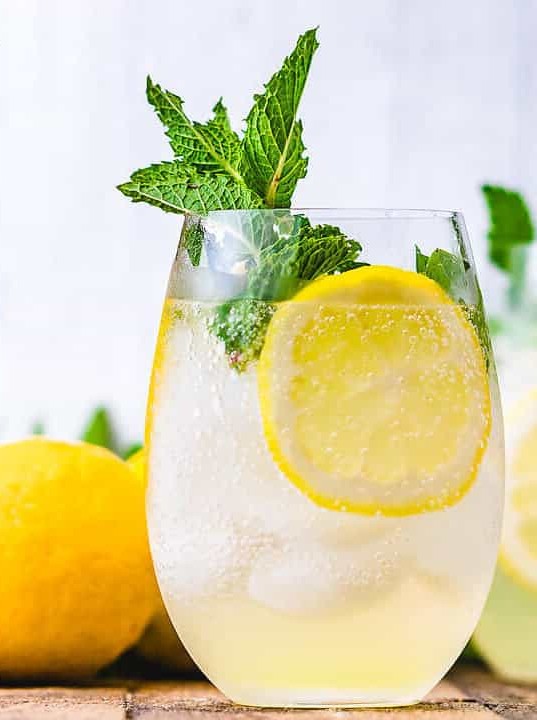 Limoncello Spritz