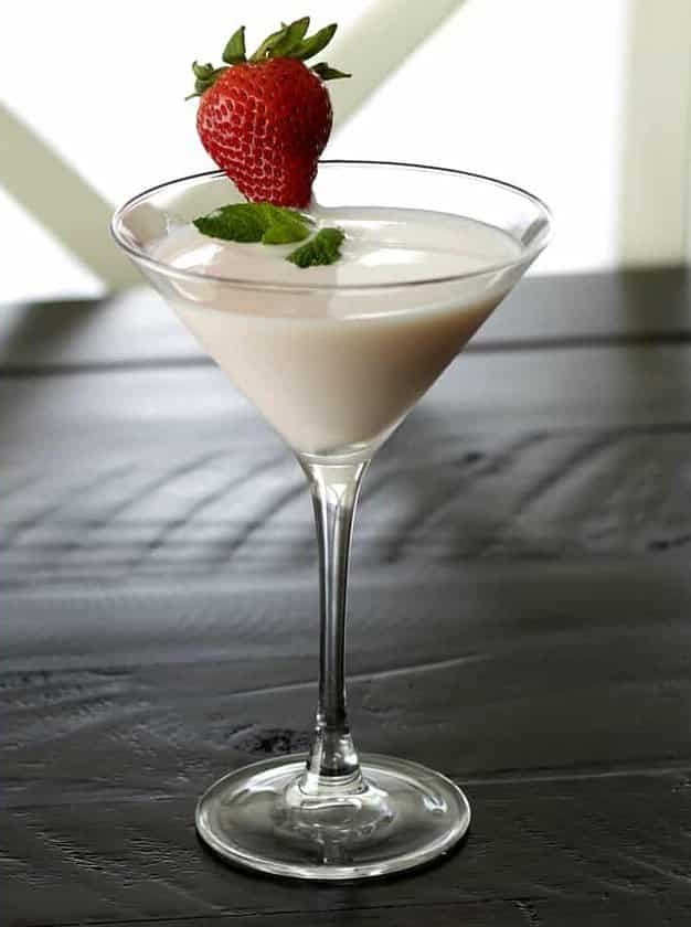 Baileys Strawberry and Cream Cocktail