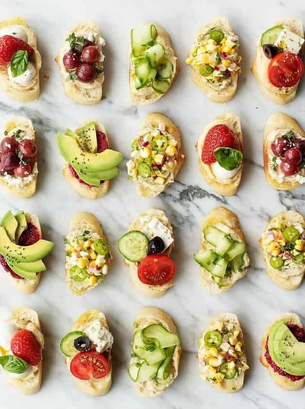 Hummus Crostini