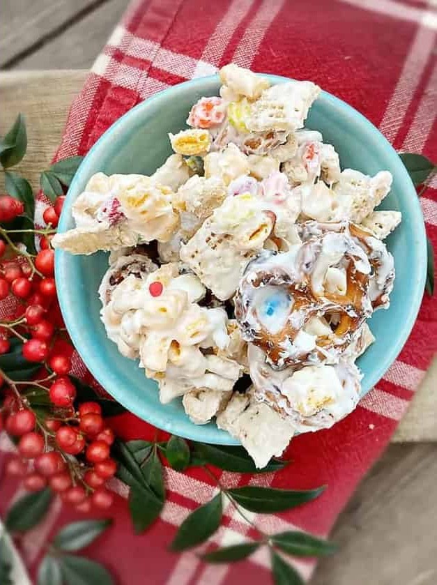 Holiday Snack Mix