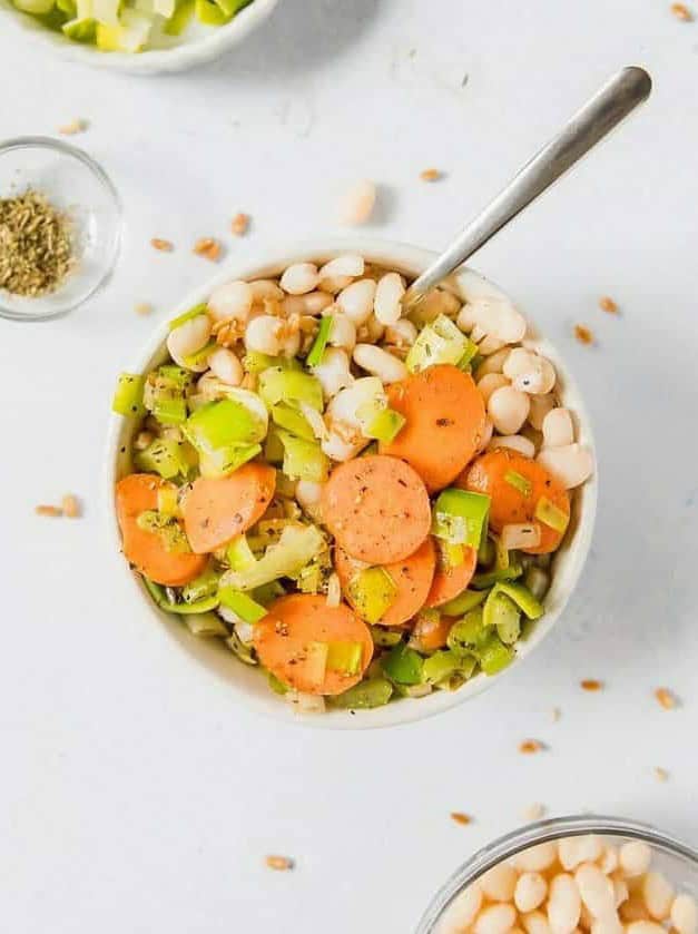 Easy White Bean and Farro Bowl