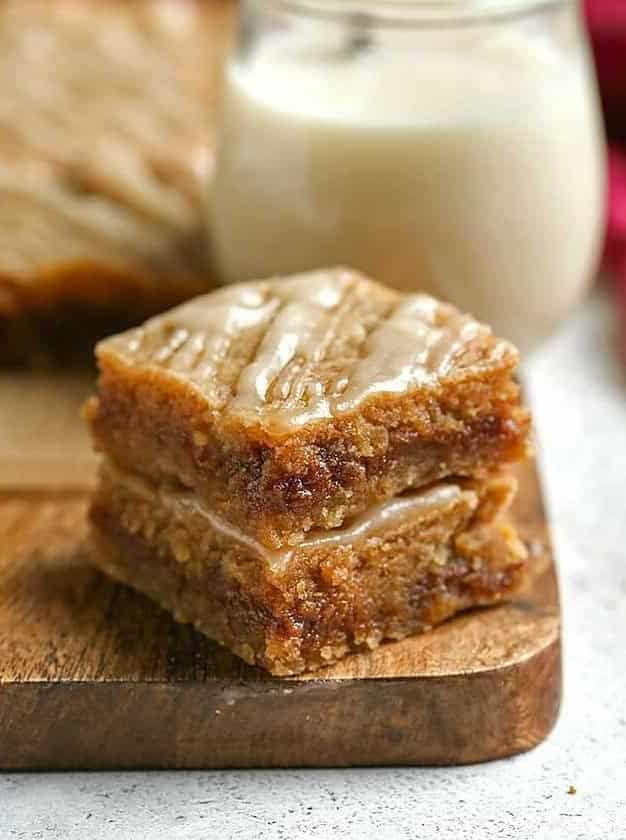 Paleo Cinnamon Roll Blondies