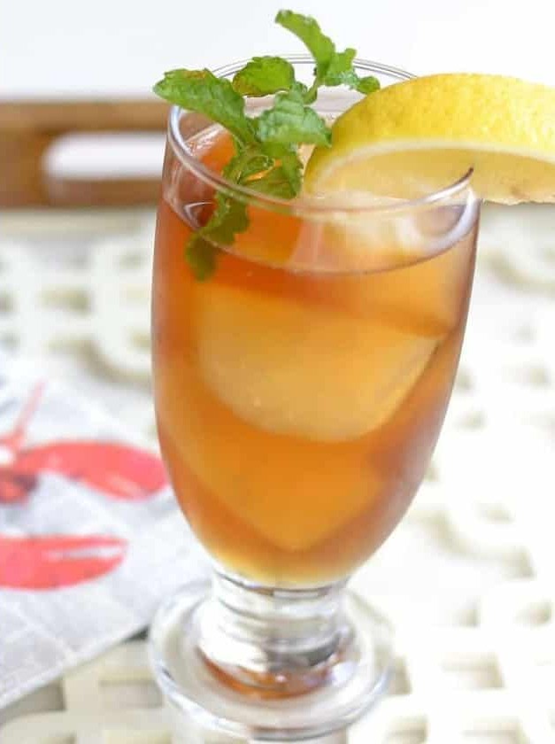 Peach Vodka and Sweet Tea Summer Cocktail