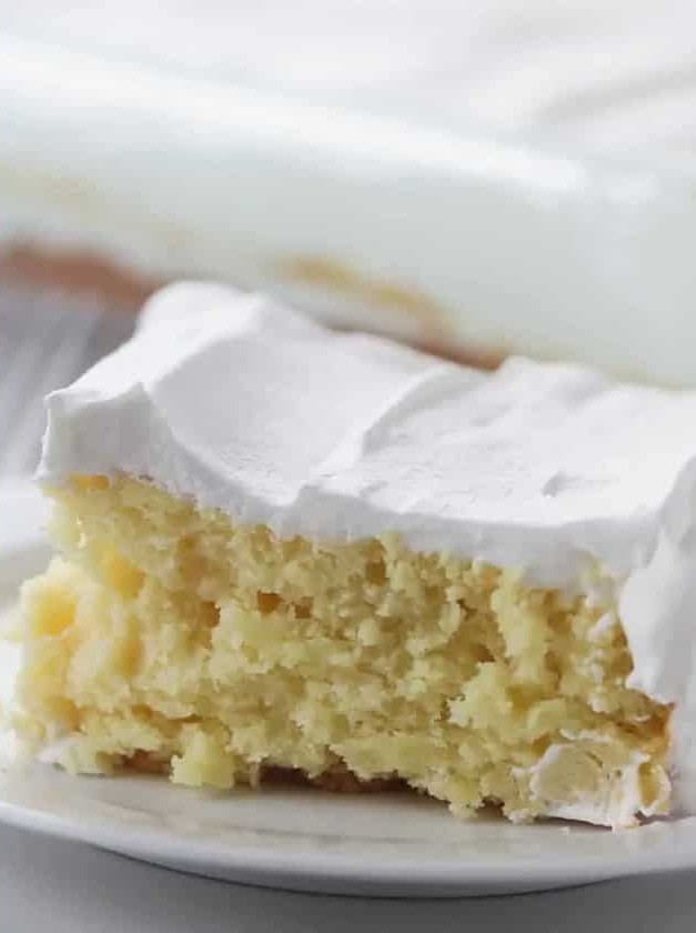 Low-Calorie Greek Yogurt Cake