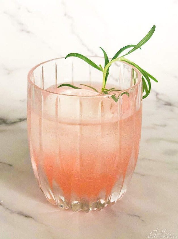 Skinny Vodka Grapefruit Greyhound