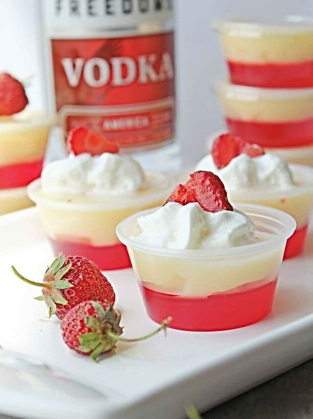 Easy Strawberry Cheesecake Pudding Shots