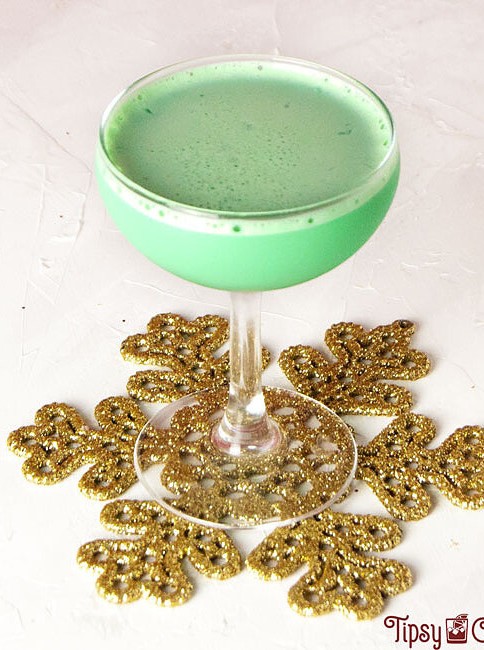 Mistletoe Kisses Chocolate Mint Christmas Cocktail