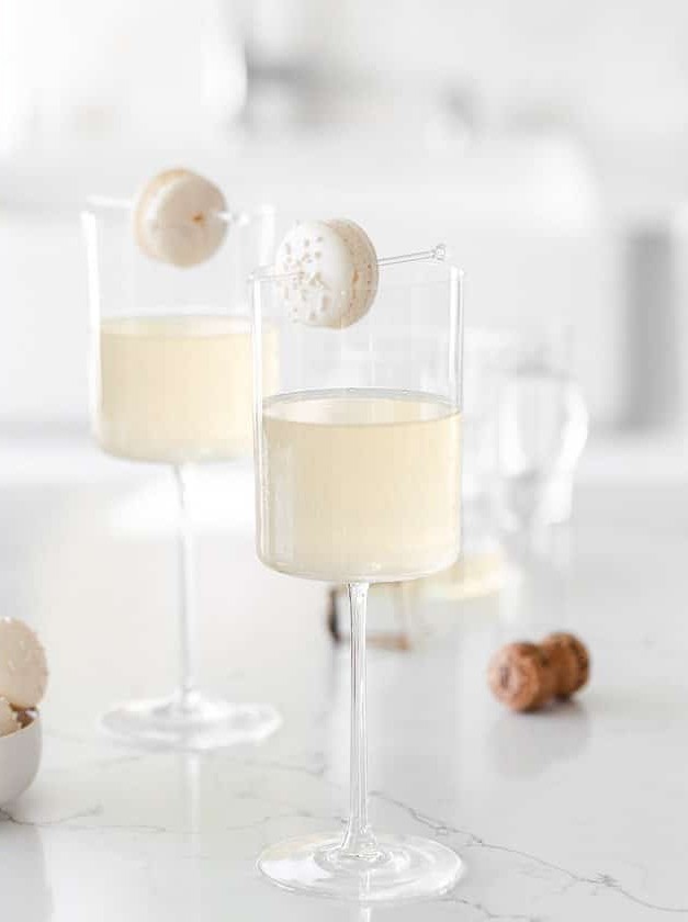 Vanilla Macaron Sparkling Cocktail