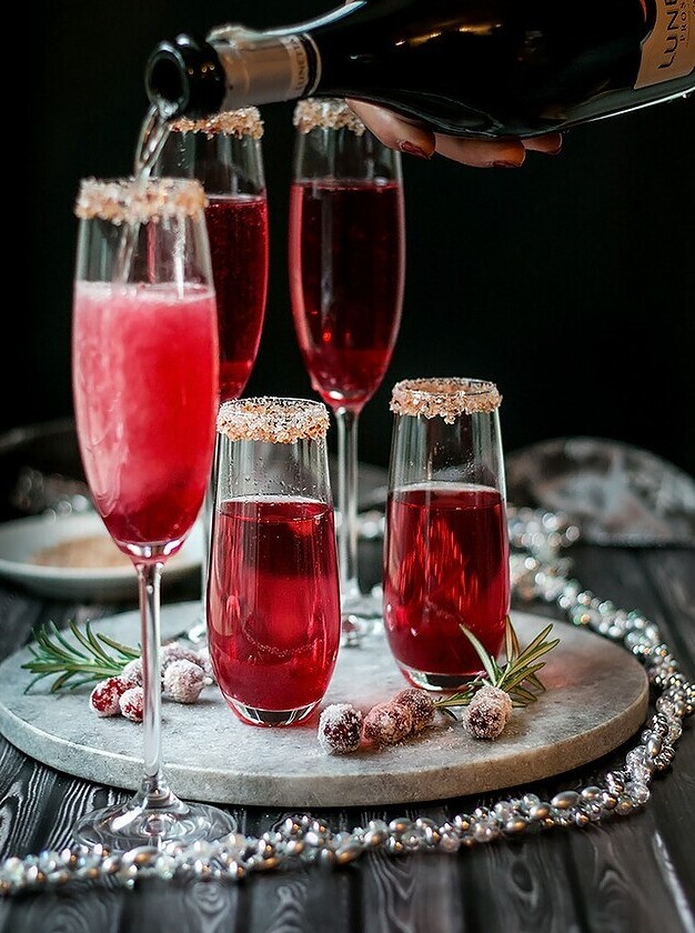 Cranberry Ginger Sparkling Holiday Cocktail