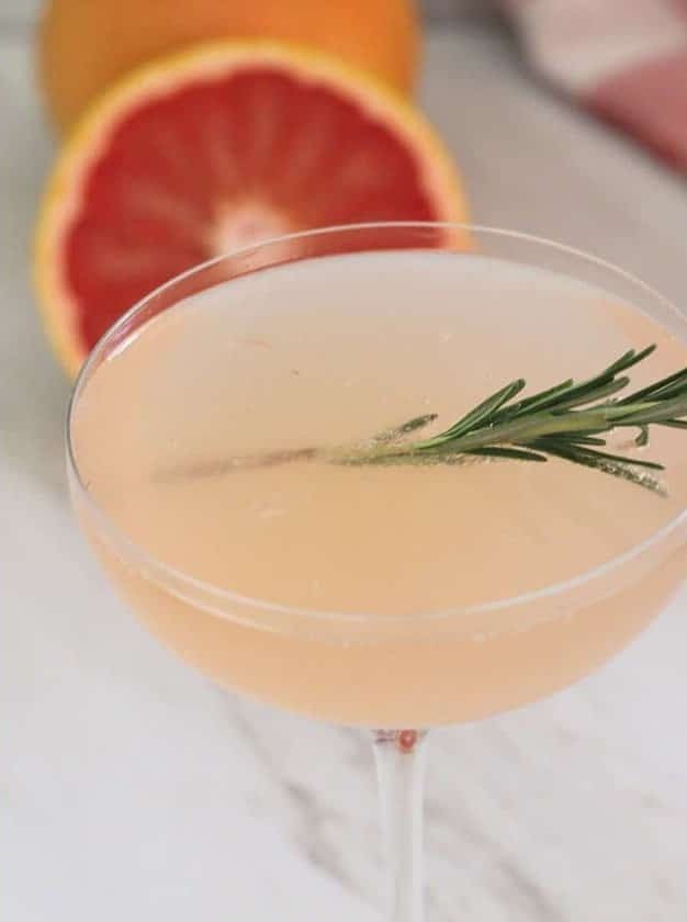 Elderflower Cocktail With Grapefruit