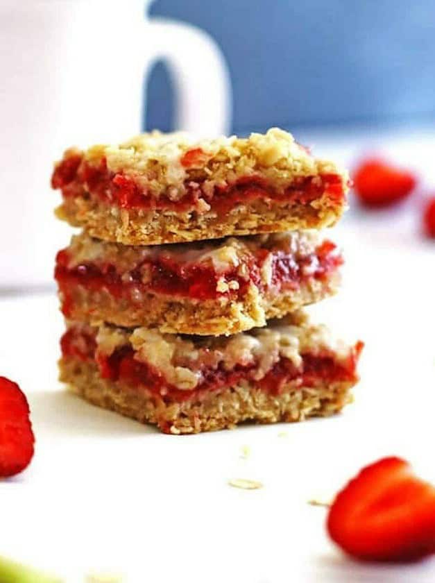 Strawberry Rhubarb Crumble Bars