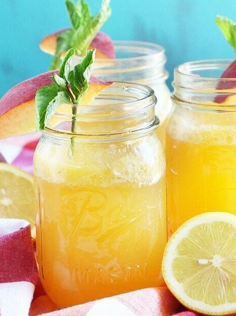 Sparkling Peach Vodka Lemonade