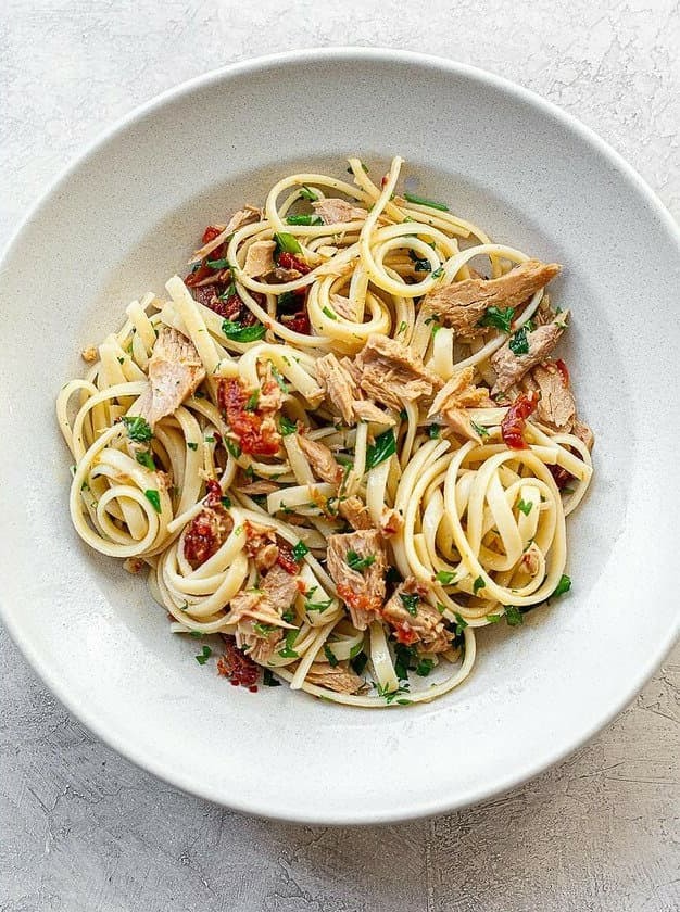 Tuna Pasta with Olive Oil and Garlic