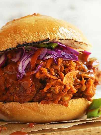 Vegan "Pulled Pork" Sandwich